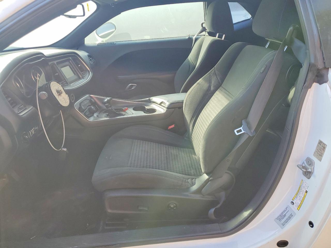 2016 DODGE CHALLENGER SXT photo 7