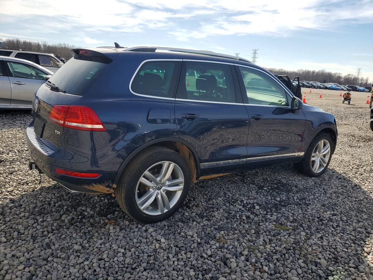 2014 VOLKSWAGEN TOUAREG V6 TDI photo 5