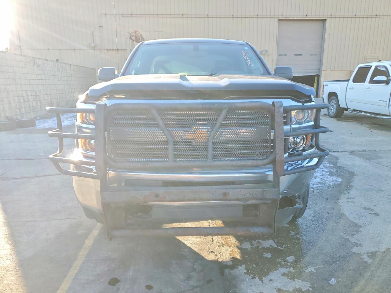 2018 CHEVROLET SILVERADO K2500 HEAVY DUTY photo 9