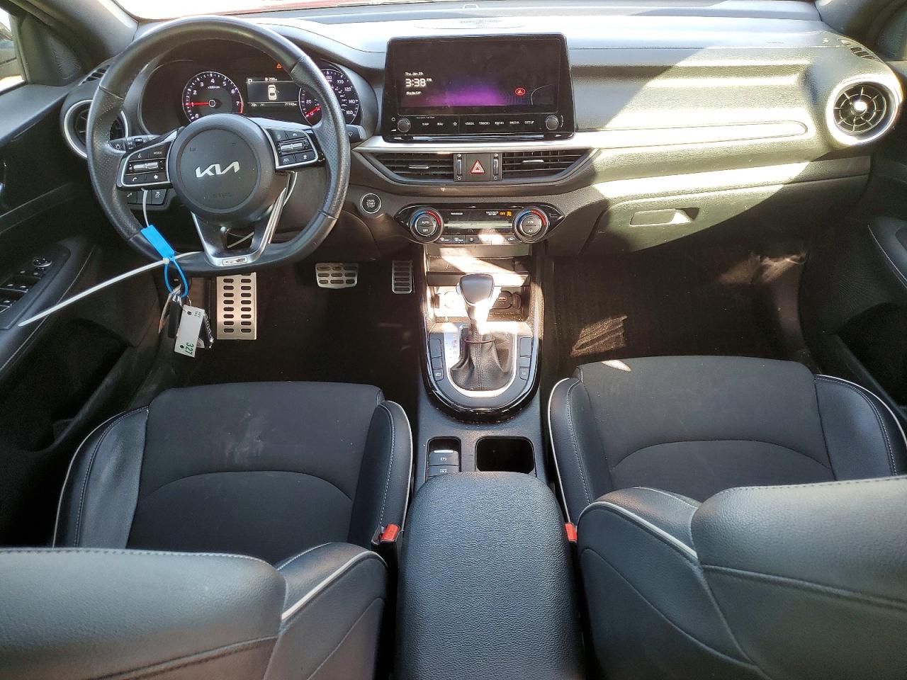 2024 KIA FORTE GT LINE photo 8
