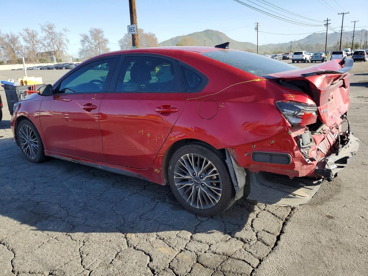 2024 KIA FORTE GT LINE photo 2
