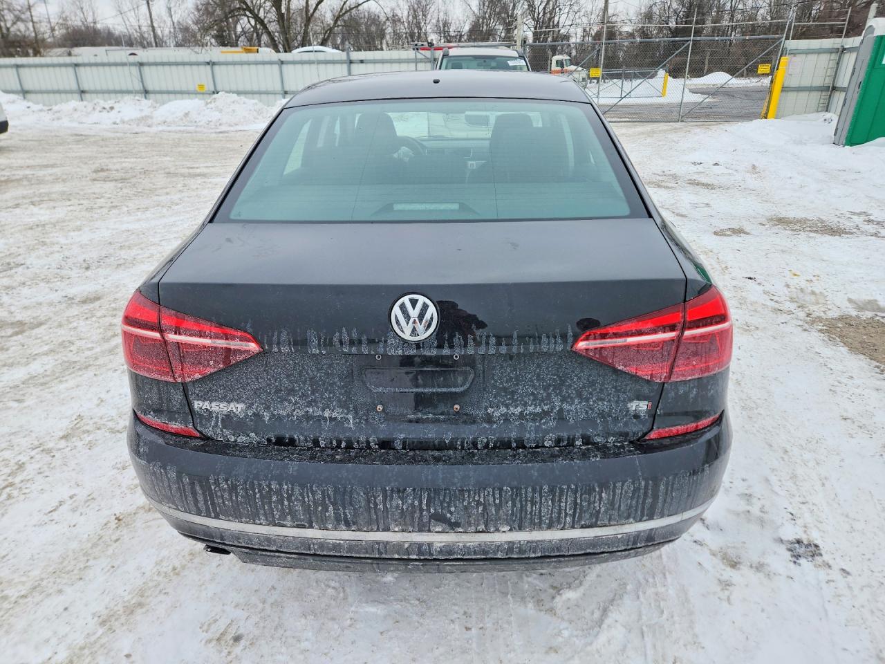 2018 VOLKSWAGEN PASSAT S photo 6