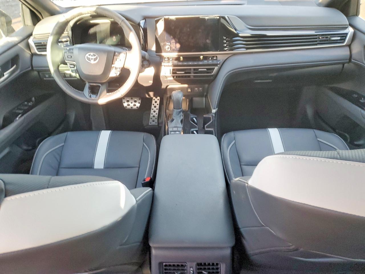 2026 TOYOTA CAMRY XSE photo 15