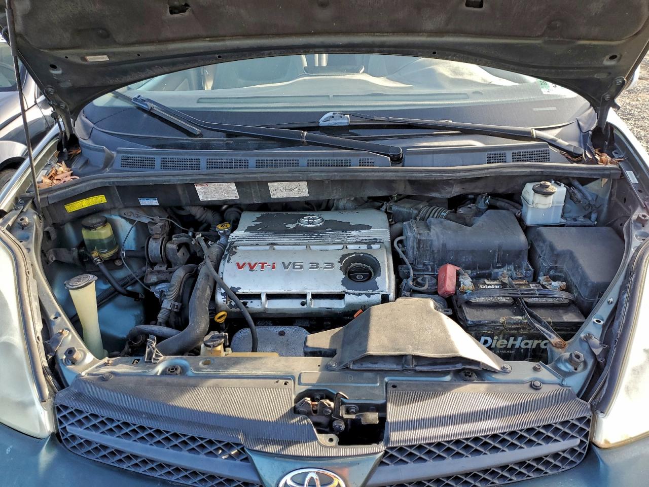 2004 TOYOTA SIENNA CE photo 23