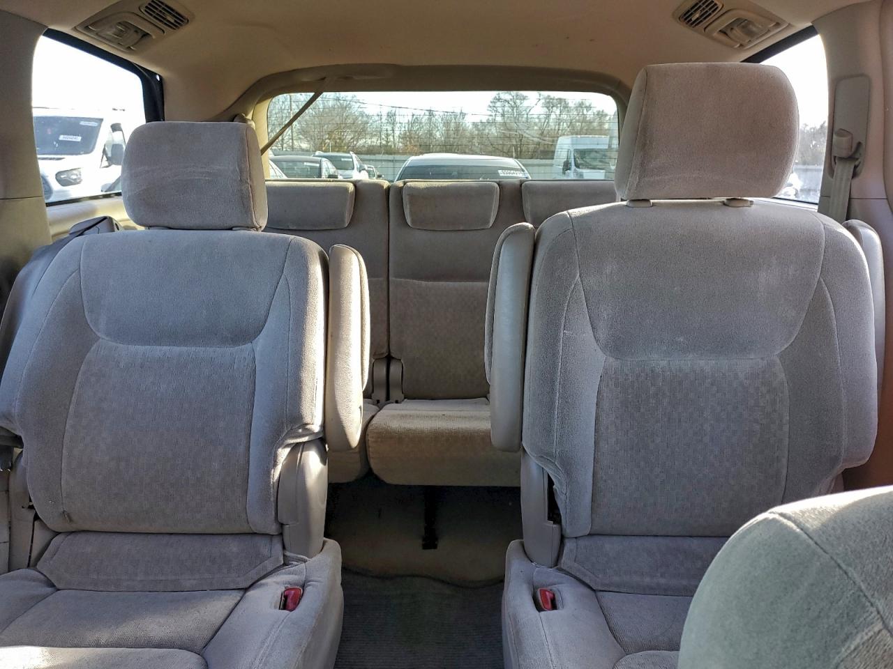 2004 TOYOTA SIENNA CE photo 19