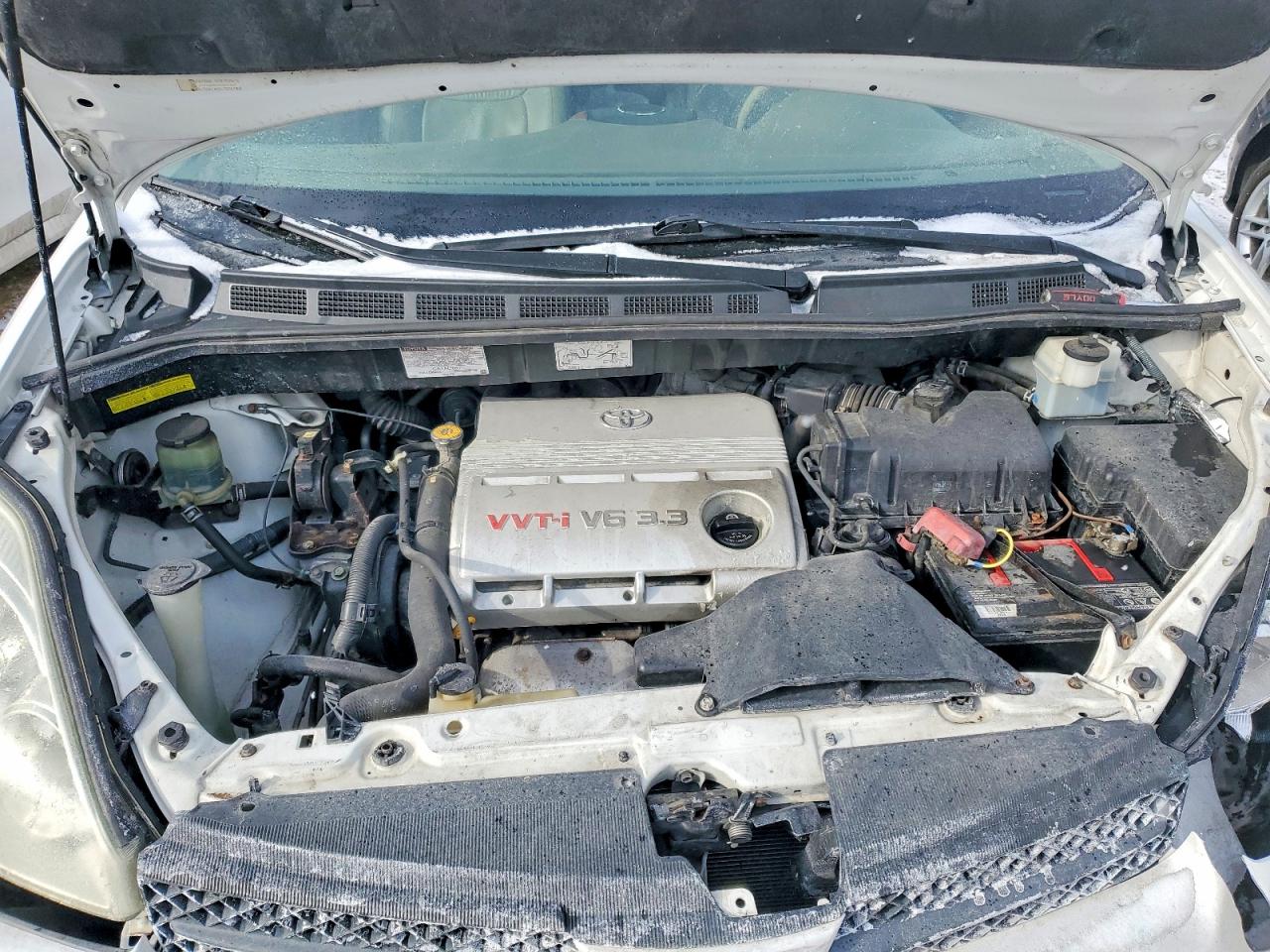 2004 TOYOTA SIENNA photo 21