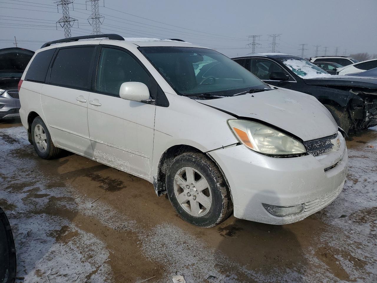 2004 TOYOTA SIENNA photo 7