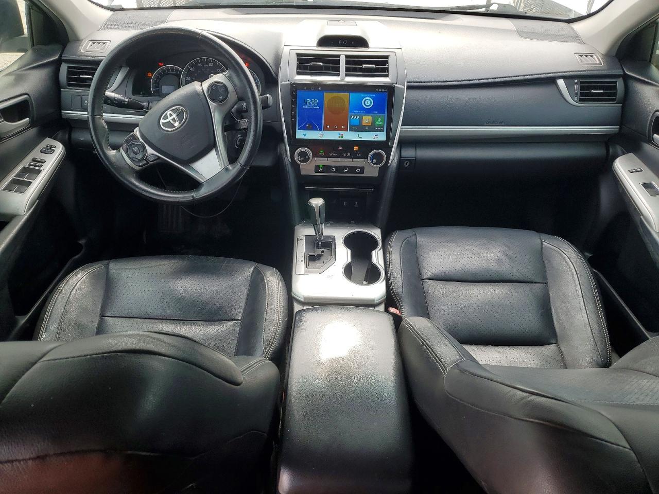 2014 TOYOTA CAMRY SE photo 22