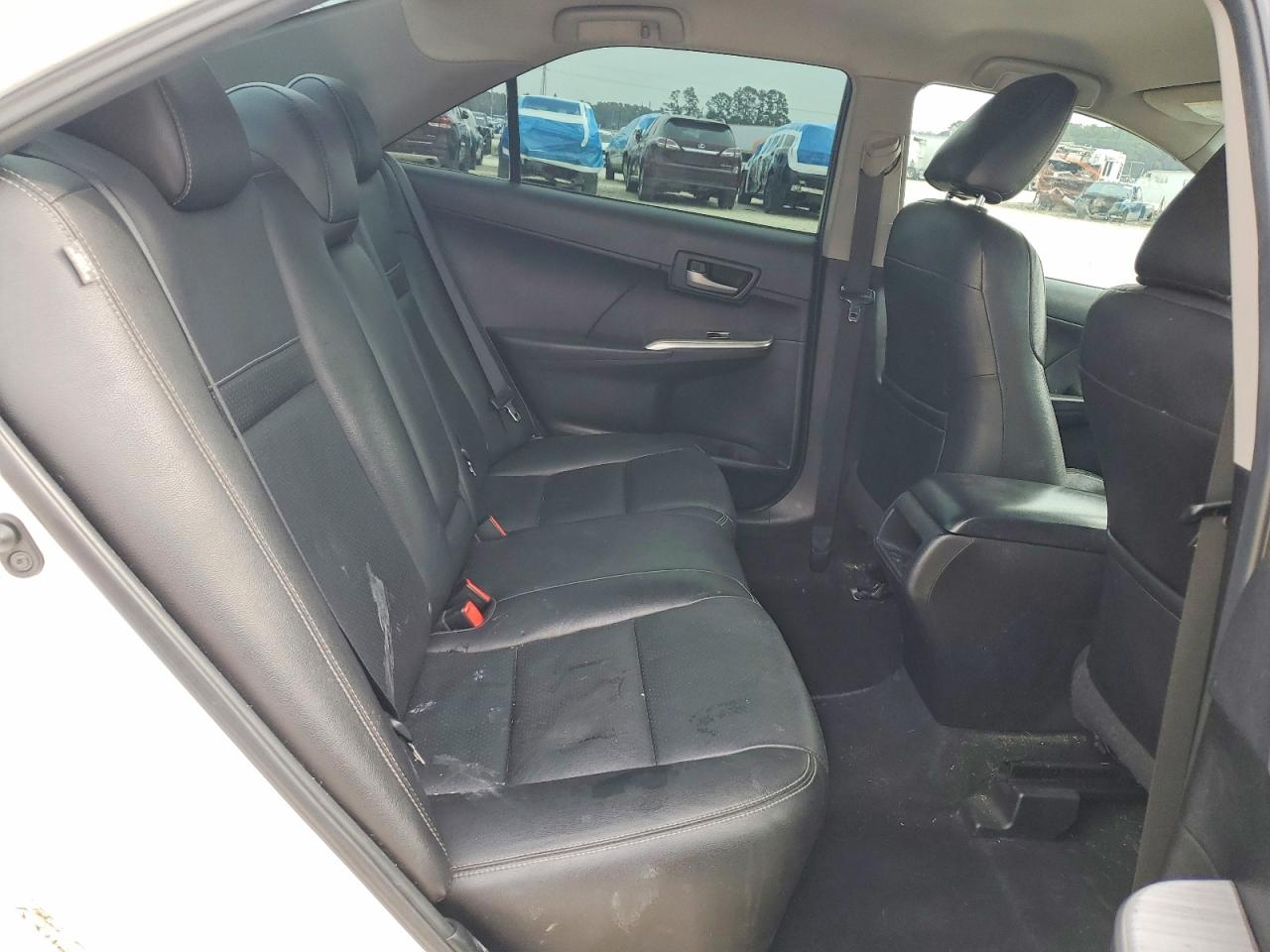 2014 TOYOTA CAMRY SE photo 28
