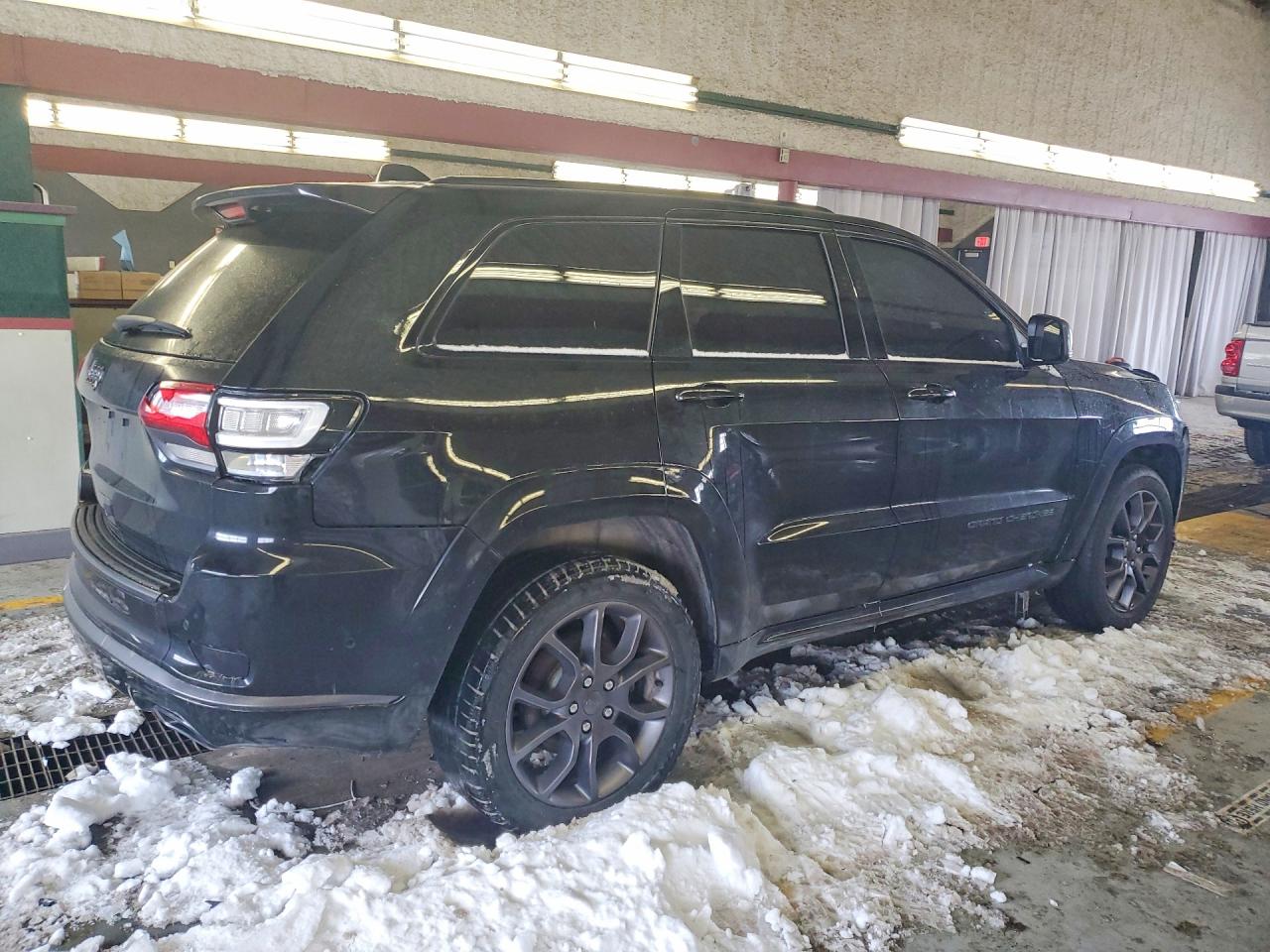 2020 JEEP GRAND CHEROKEE OVERLAND photo 3