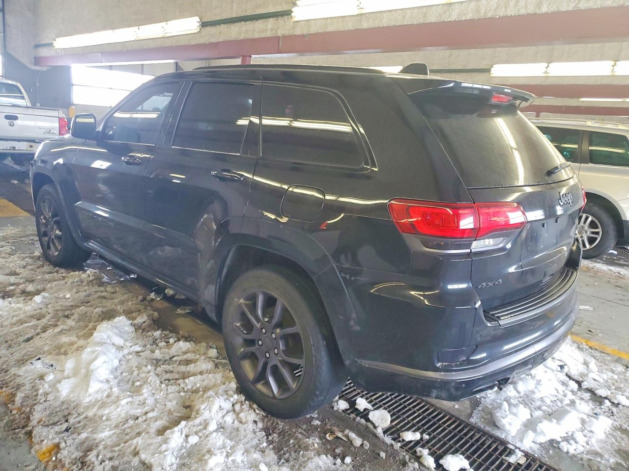 2020 JEEP GRAND CHEROKEE OVERLAND photo 2