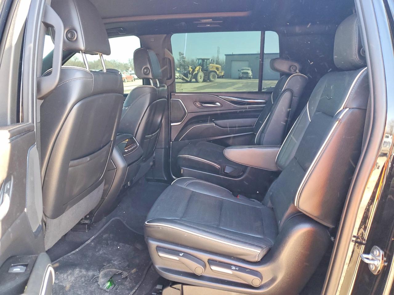 2023 CADILLAC ESCALADE ESV SPORT photo 11