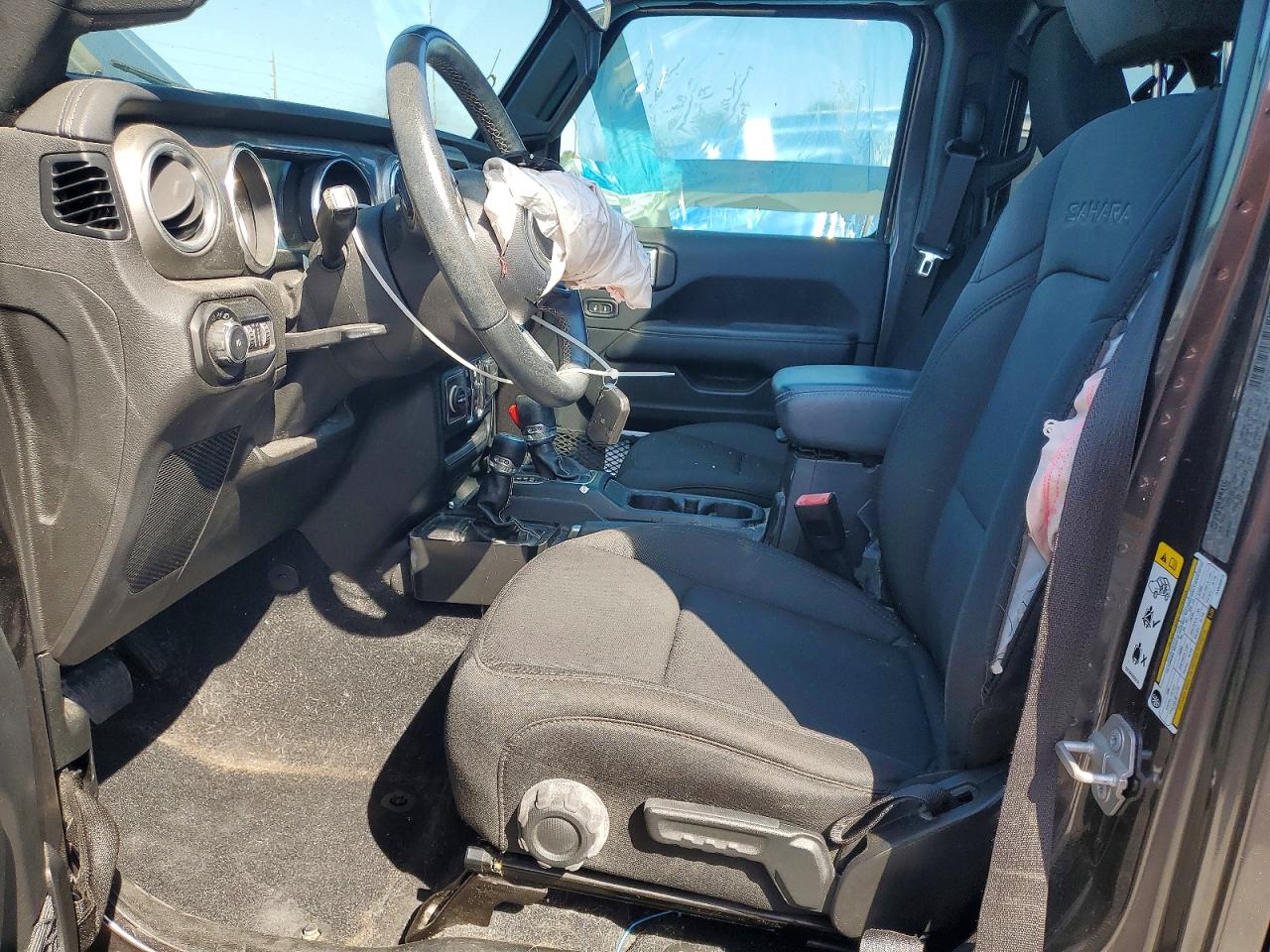 2018 JEEP WRANGLER UNLIMITED SAHARA photo 25