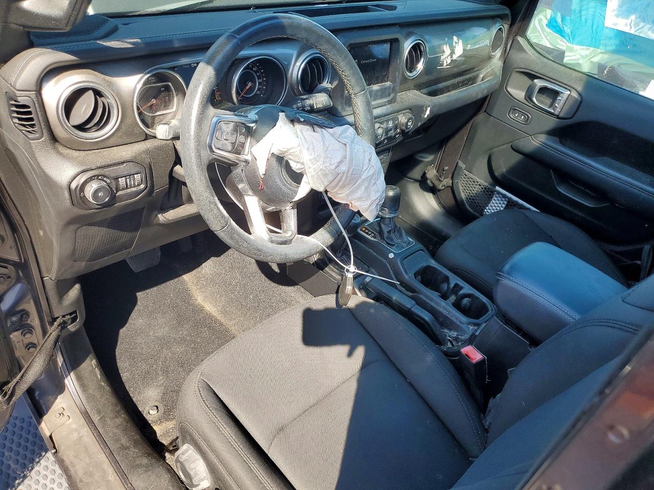 2018 JEEP WRANGLER UNLIMITED SAHARA photo 29