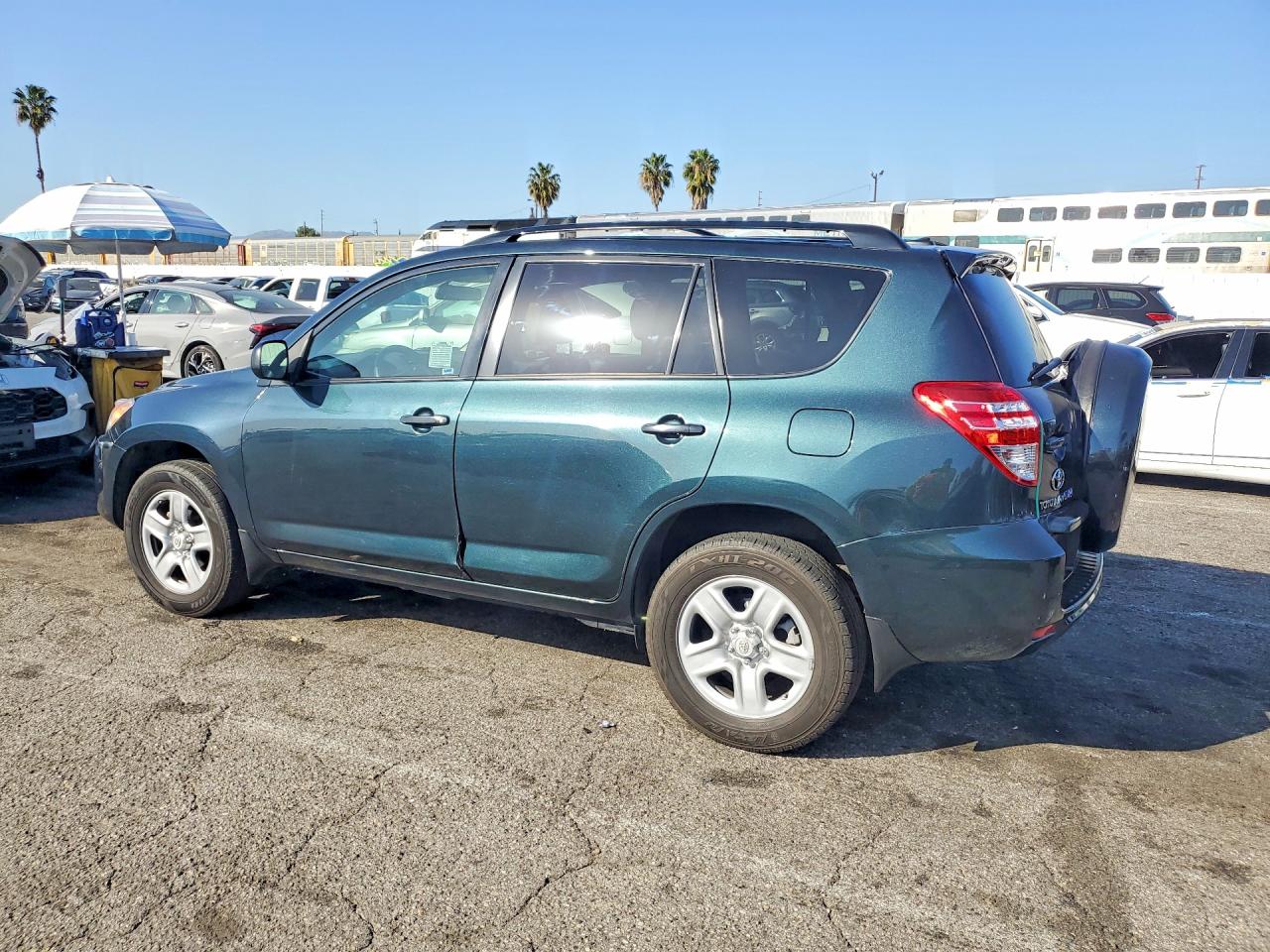 2010 TOYOTA RAV4 BASE photo 3