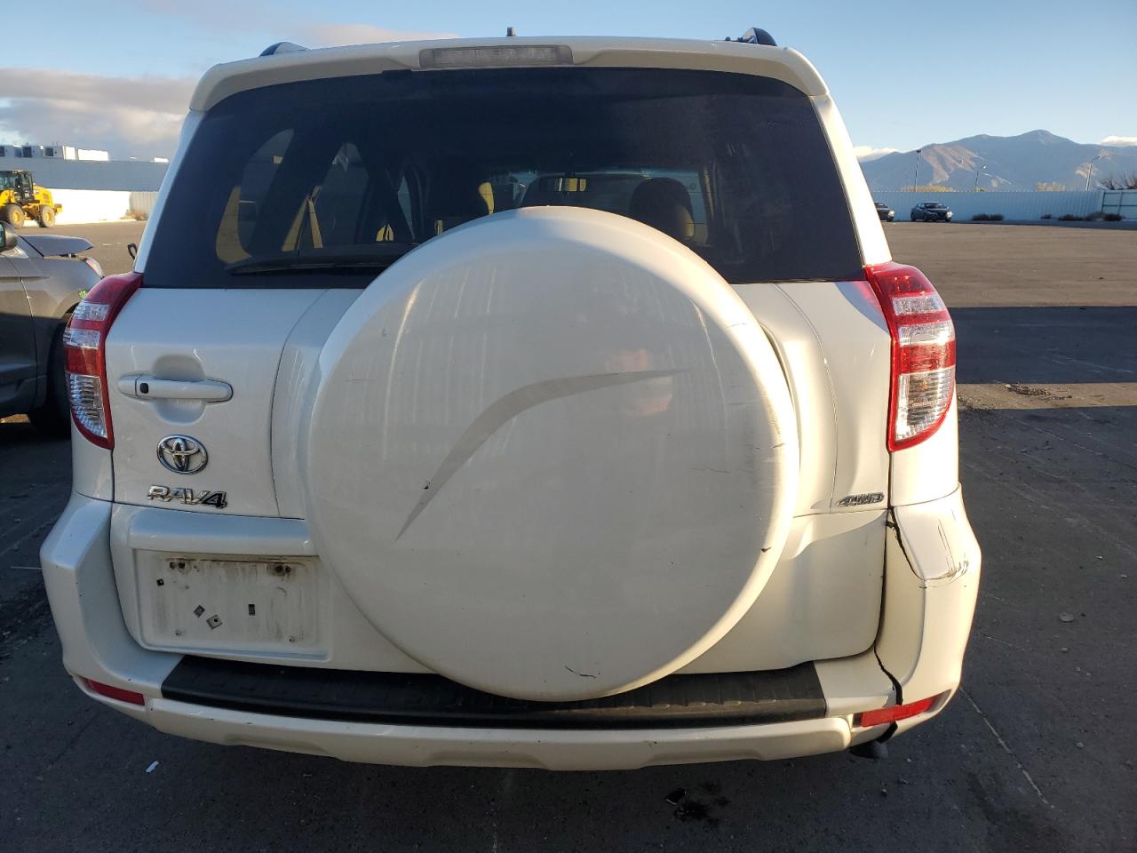 2011 TOYOTA RAV4 LIMITED photo 11