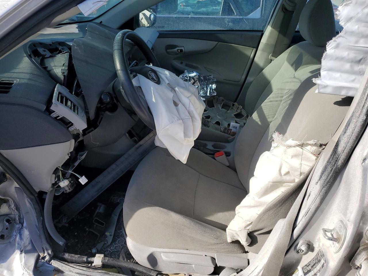 2012 TOYOTA COROLLA BASE photo 13