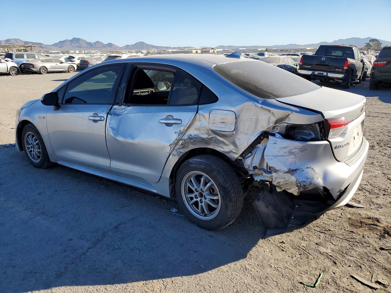 2021 TOYOTA COROLLA photo 3