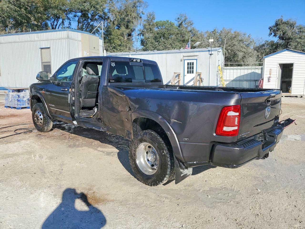 2021 RAM 3500 LIMITED photo 2