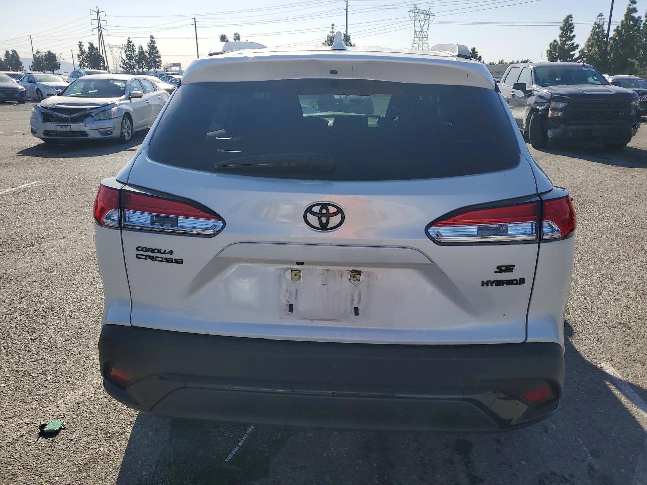 2024 TOYOTA COROLLA CROSS SE photo 6
