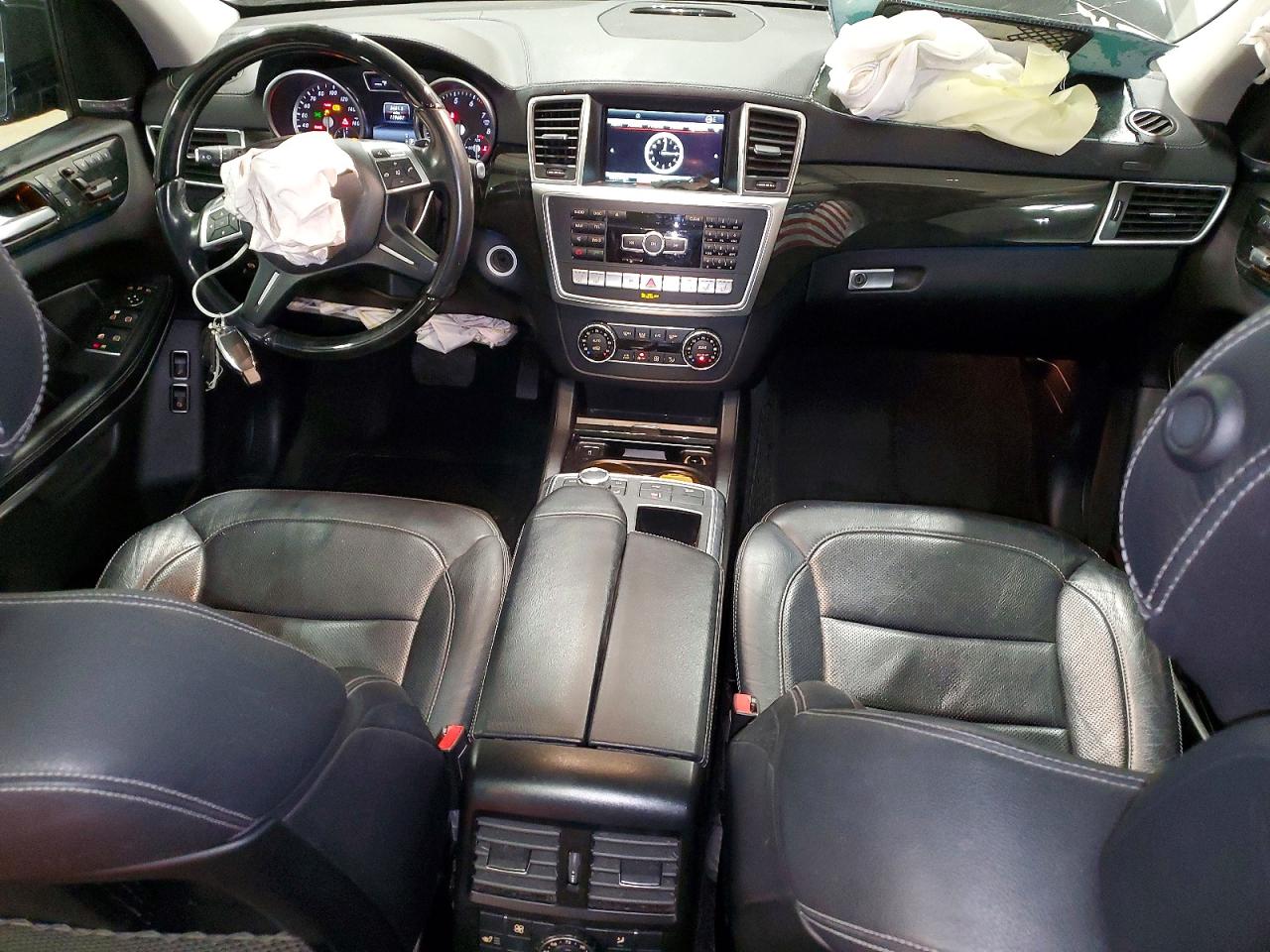 2016 MERCEDES-BENZ GL 550 4MATIC photo 22