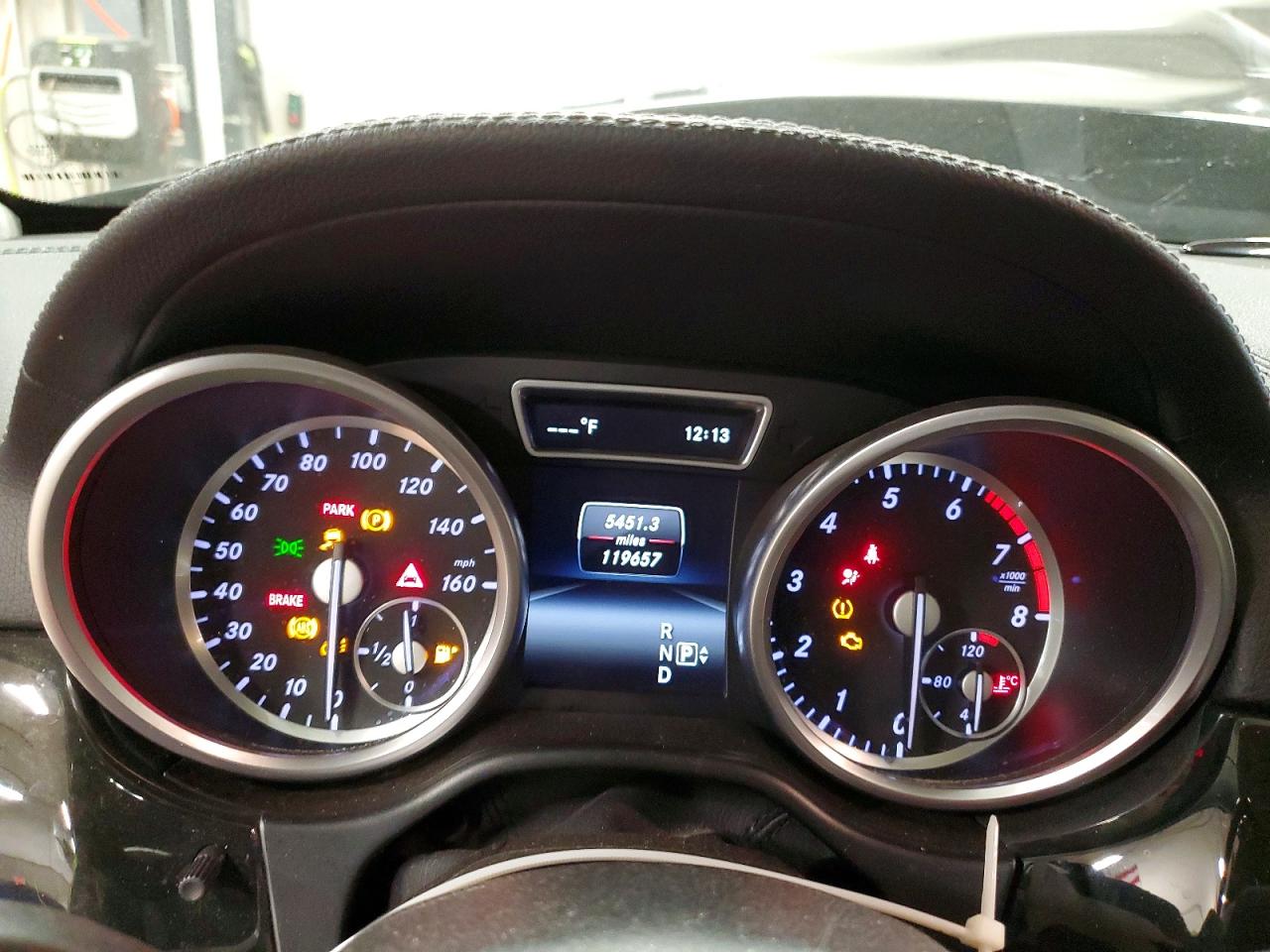 2016 MERCEDES-BENZ GL 550 4MATIC photo 25