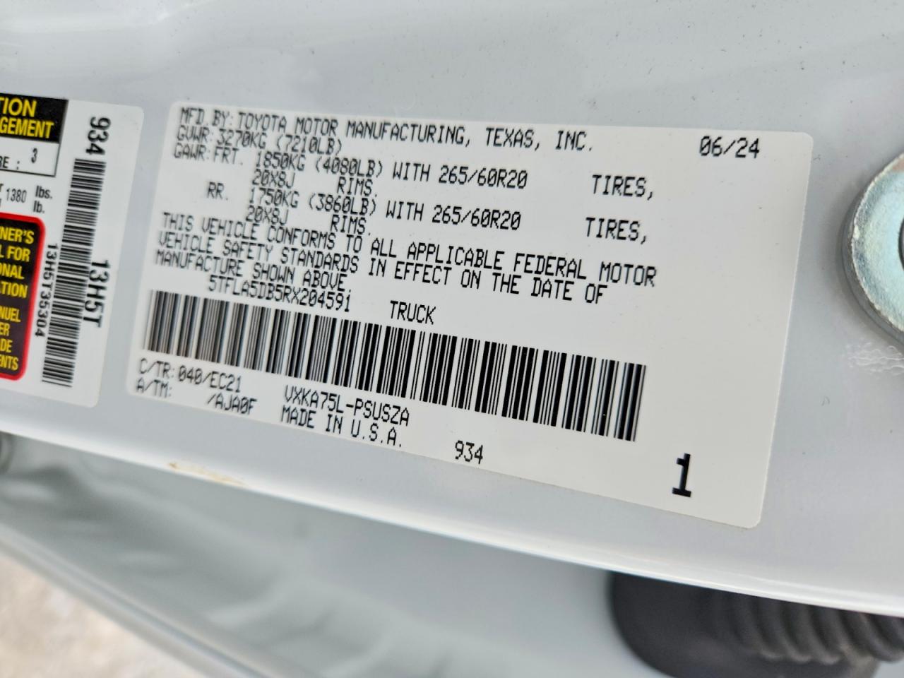 2024 TOYOTA TUNDRA CREWMAX SR photo 23