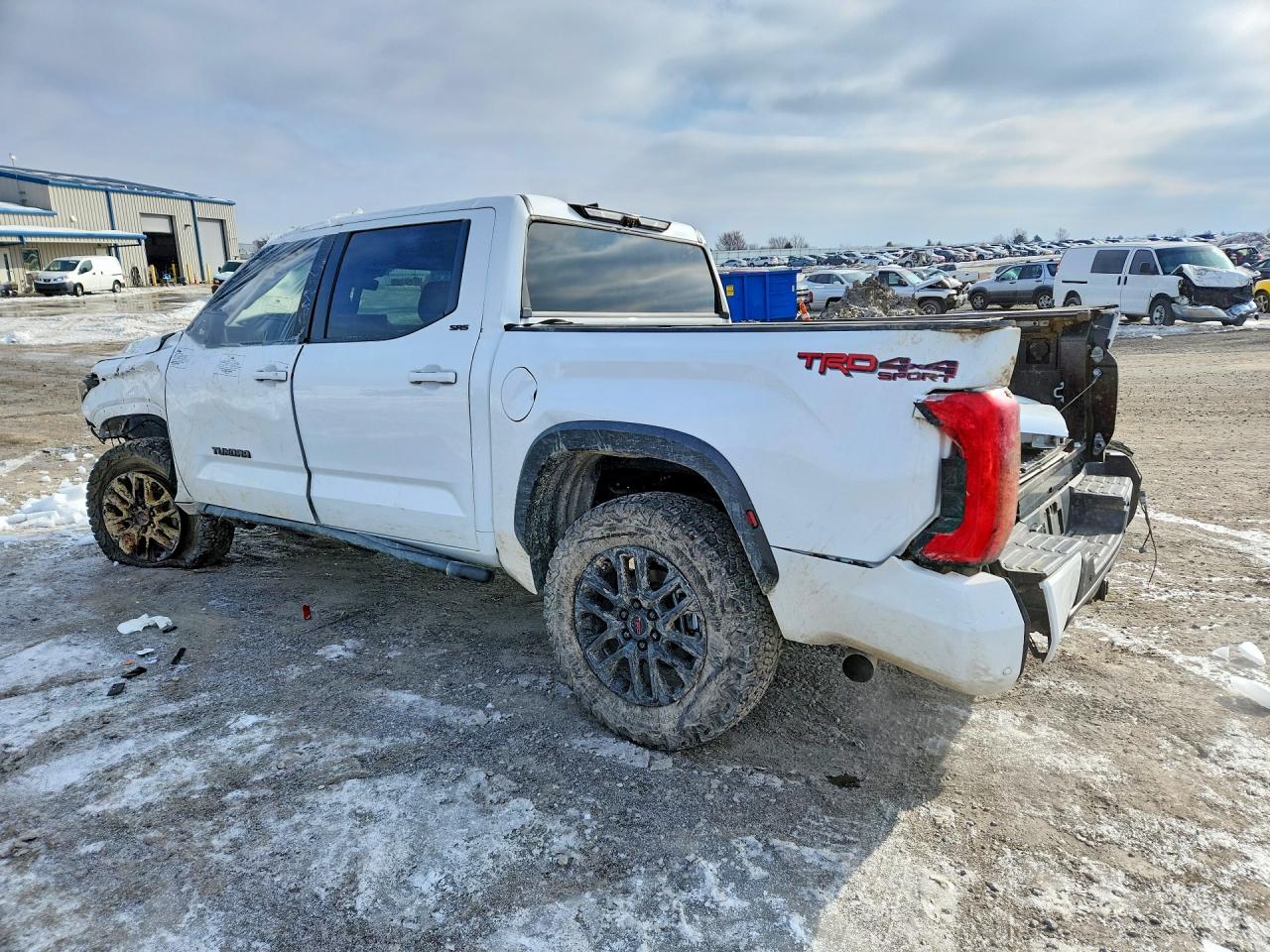 2024 TOYOTA TUNDRA CREWMAX SR photo 3