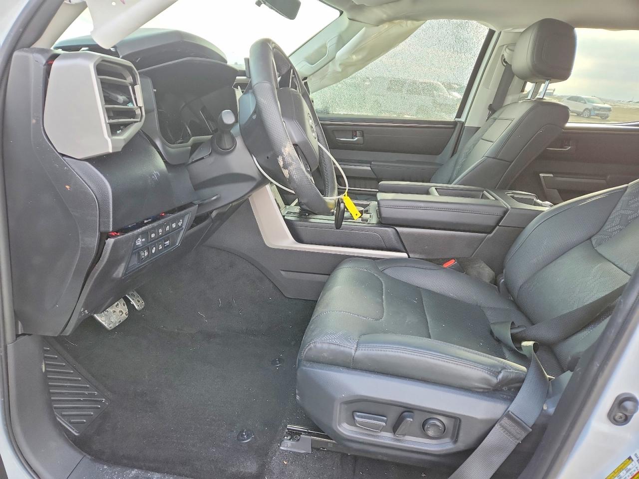 2024 TOYOTA TUNDRA CREWMAX SR photo 13
