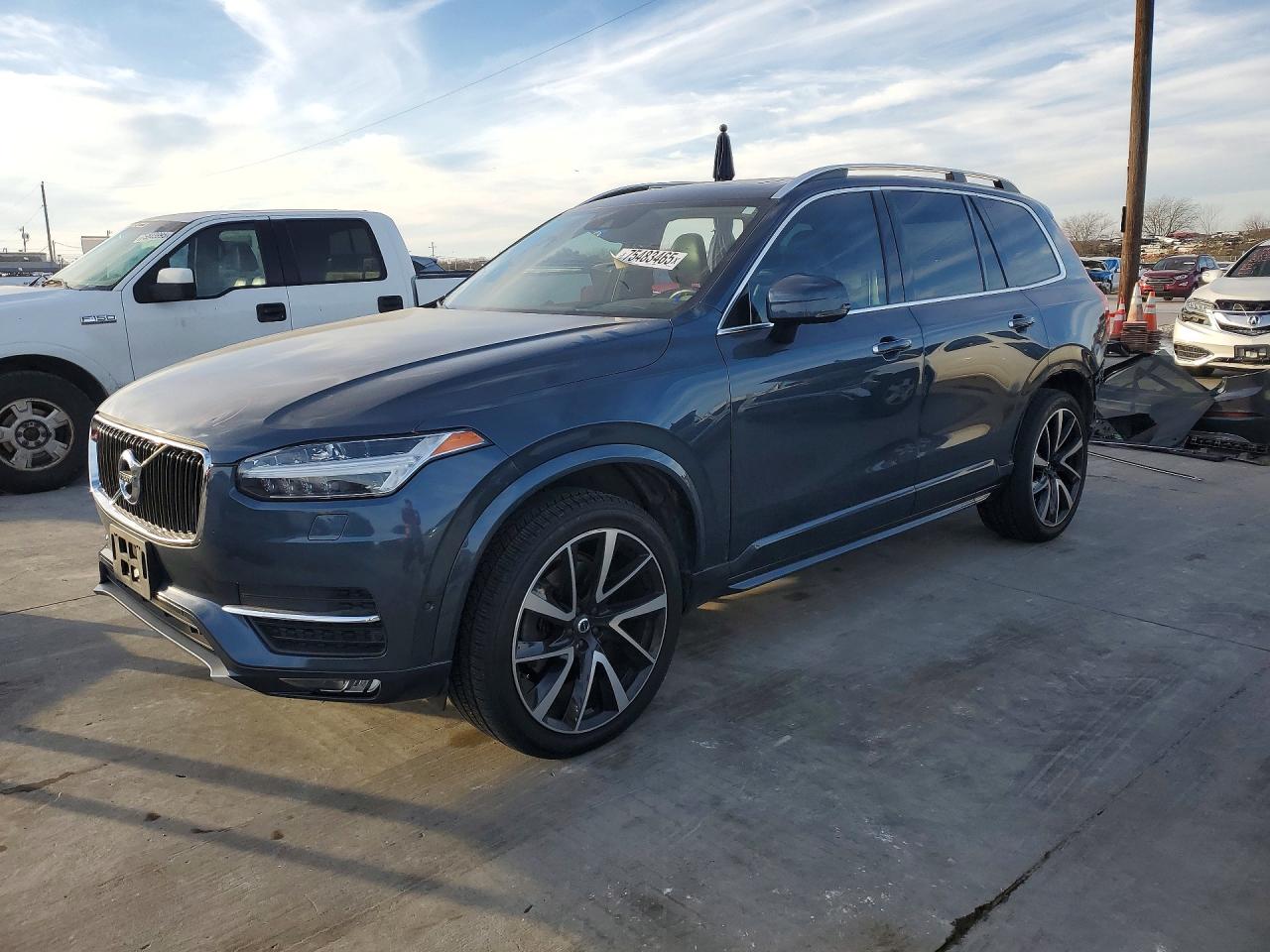 2018 VOLVO XC90