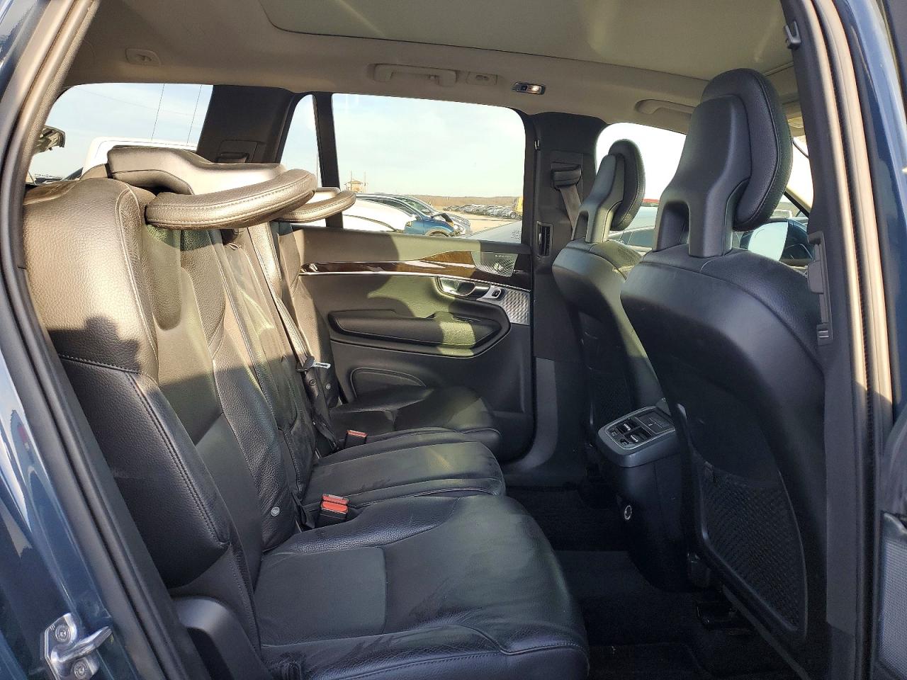 2018 VOLVO XC90 T6 photo 31