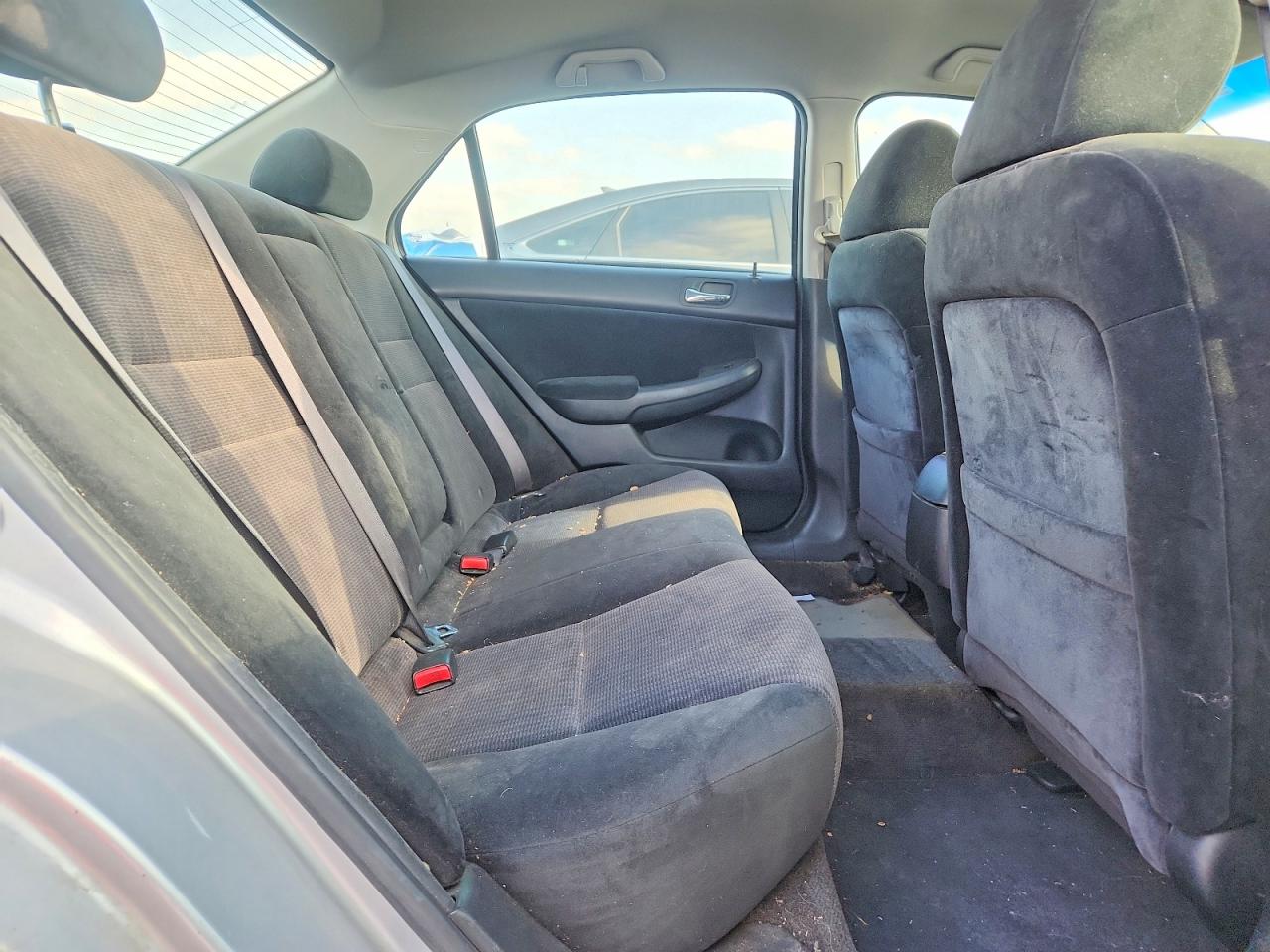 2005 HONDA ACCORD LX photo 19