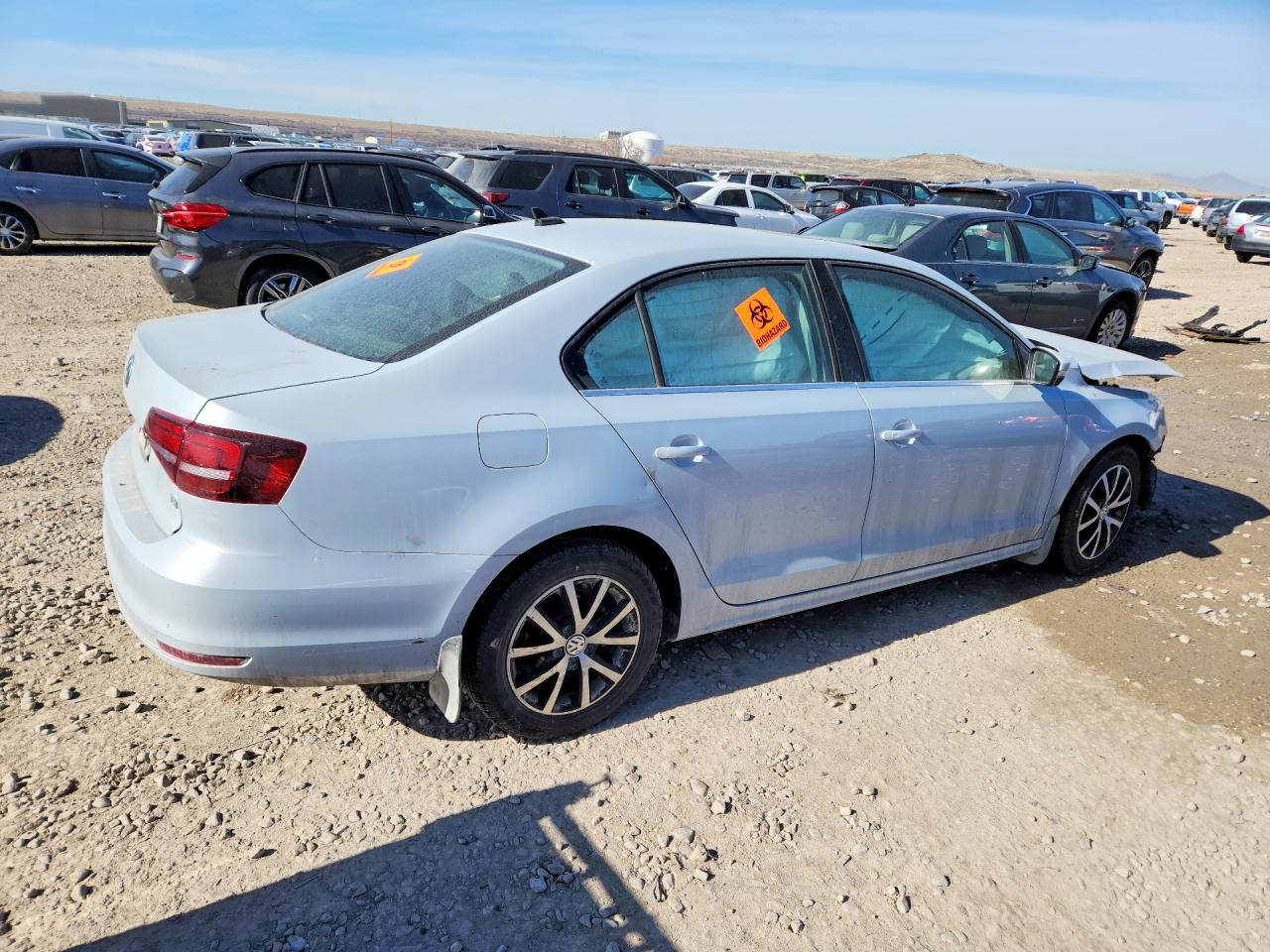 2018 VOLKSWAGEN JETTA SE photo 3