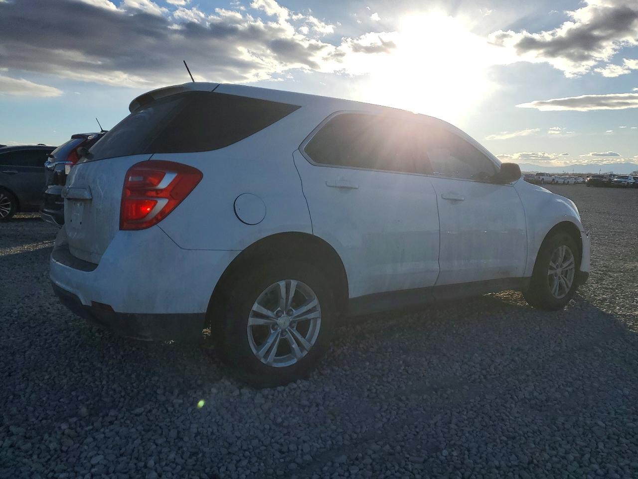 2016 CHEVROLET EQUINOX LS photo 3