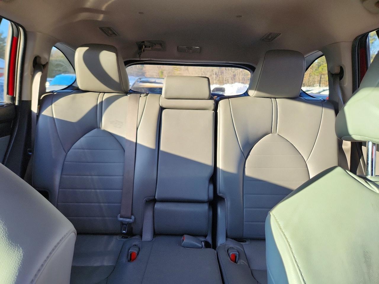2022 TOYOTA HIGHLANDER XLE photo 19