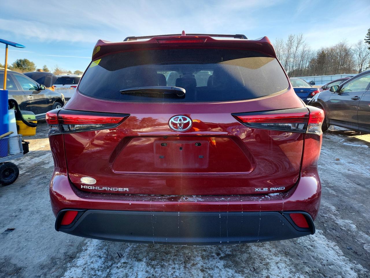 2022 TOYOTA HIGHLANDER XLE photo 11