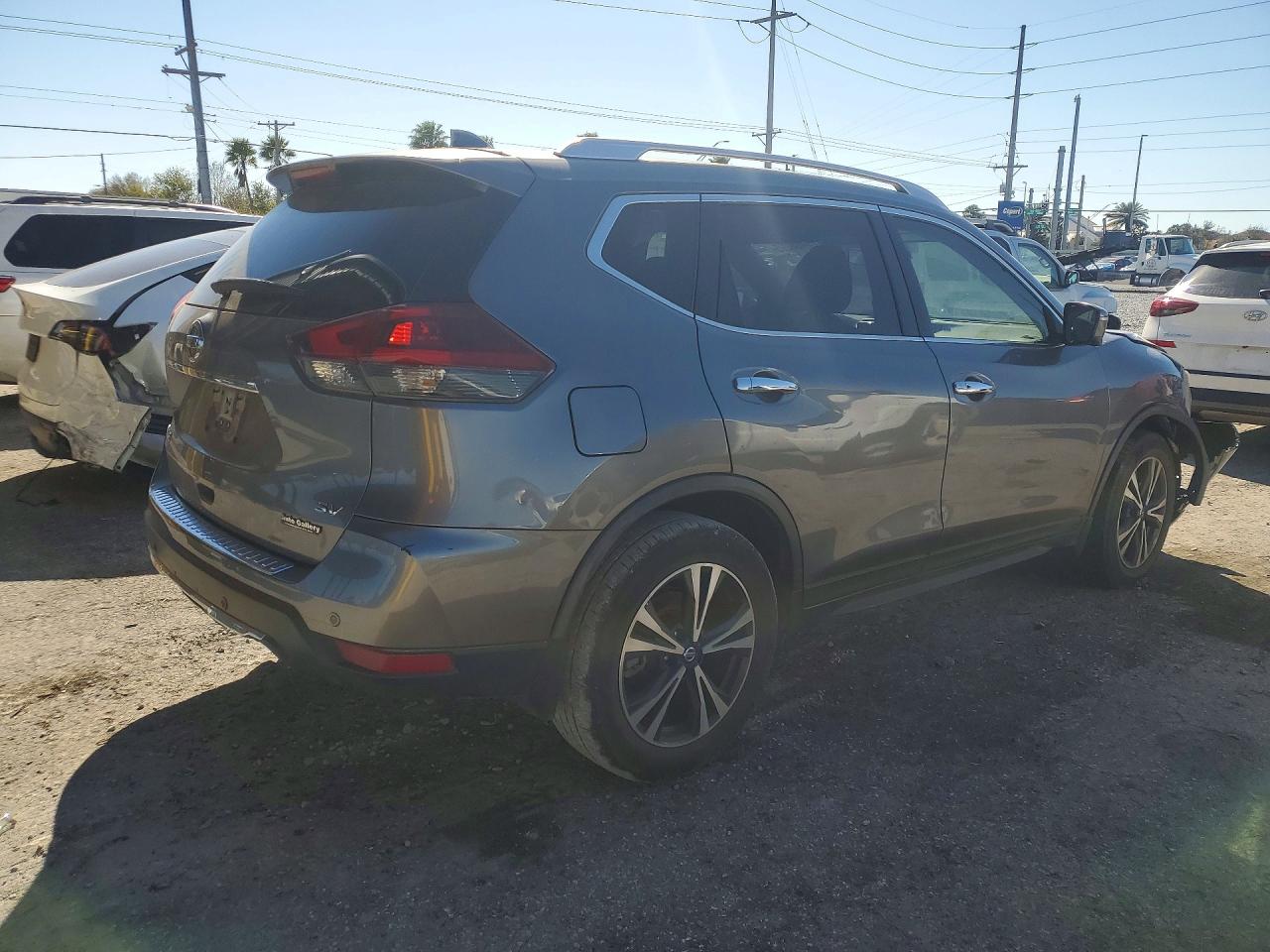 2020 NISSAN ROGUE SV photo 3