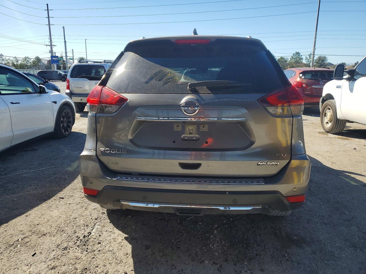 2020 NISSAN ROGUE SV photo 6