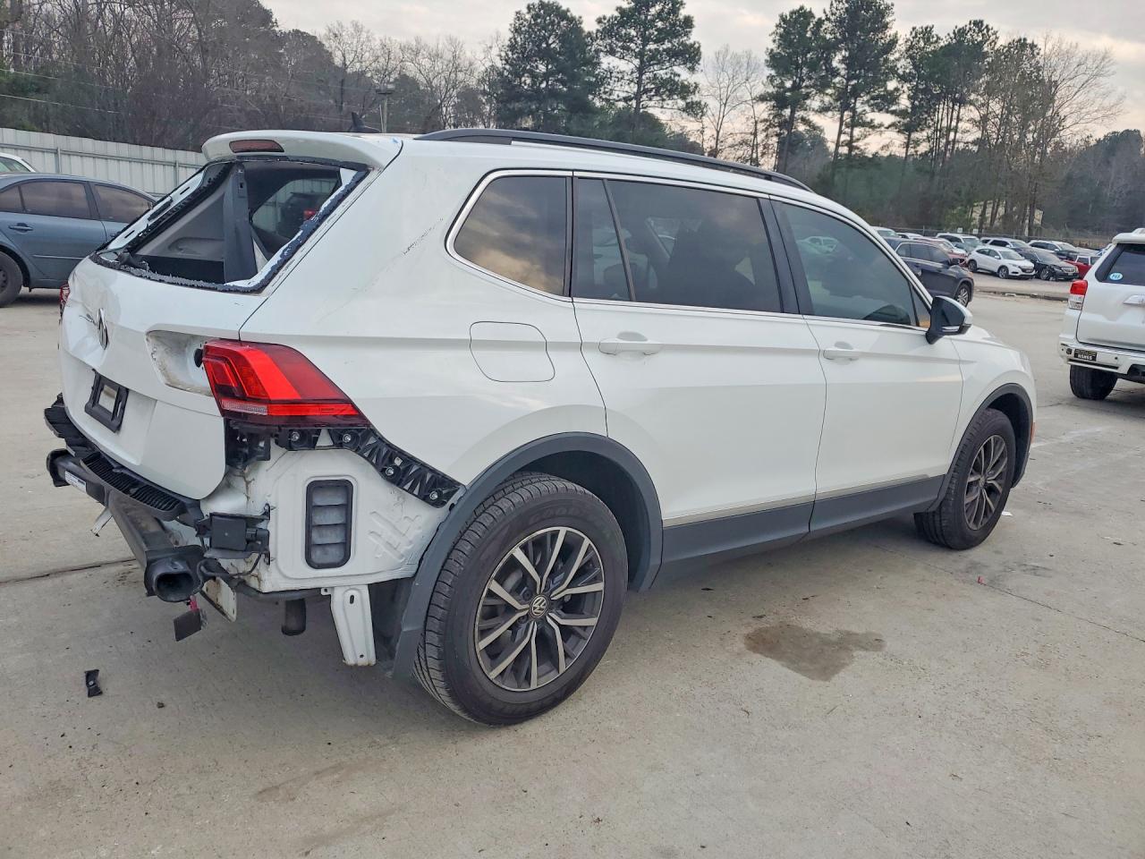 2020 VOLKSWAGEN TIGUAN SE photo 7