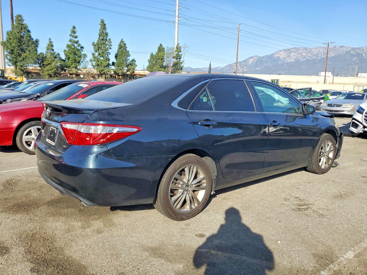 2017 TOYOTA CAMRY SE photo 5