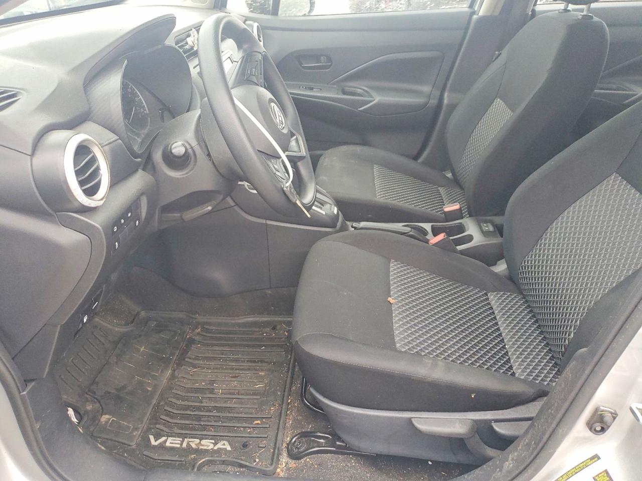 2024 NISSAN VERSA S photo 7