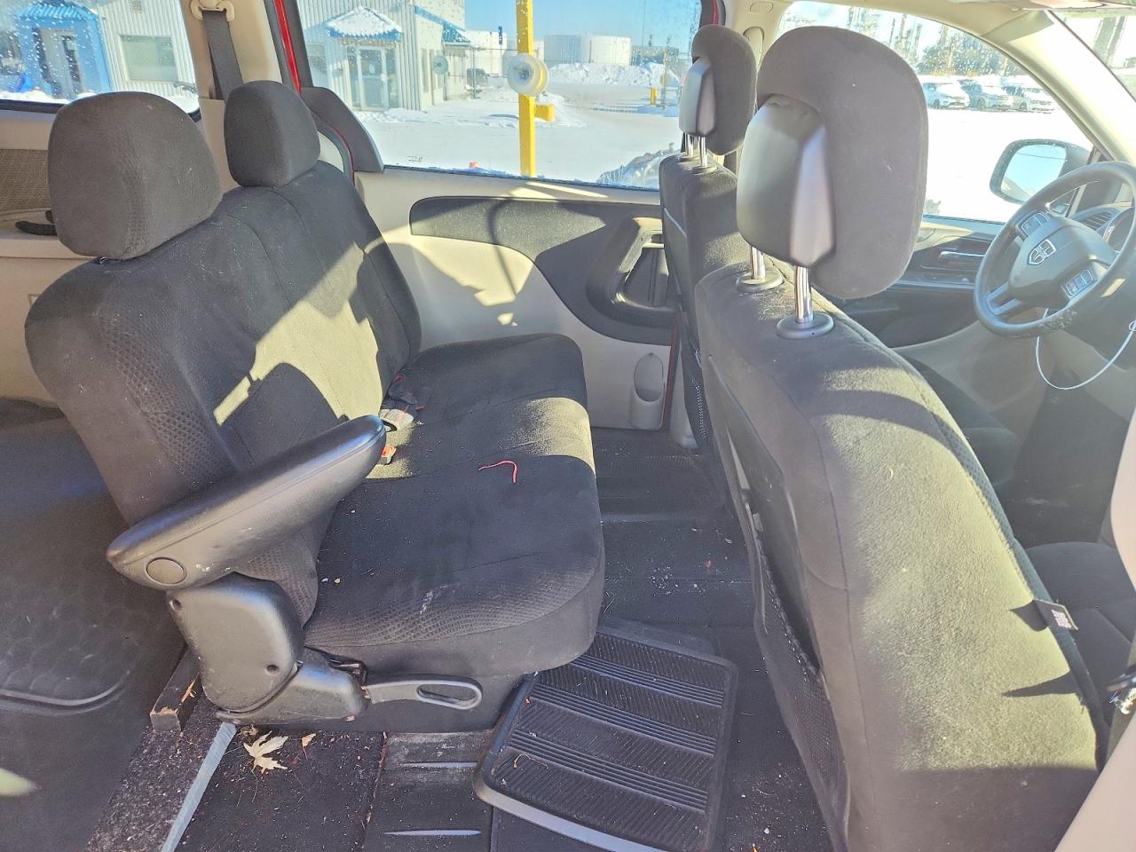 2012 DODGE GRAND CARAVAN SE photo 28