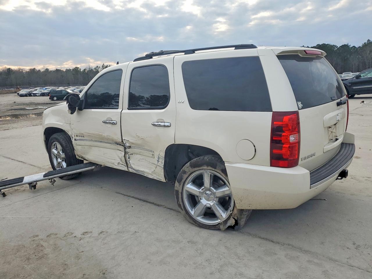 2013 CHEVROLET TAHOE K1500 LTZ photo 3