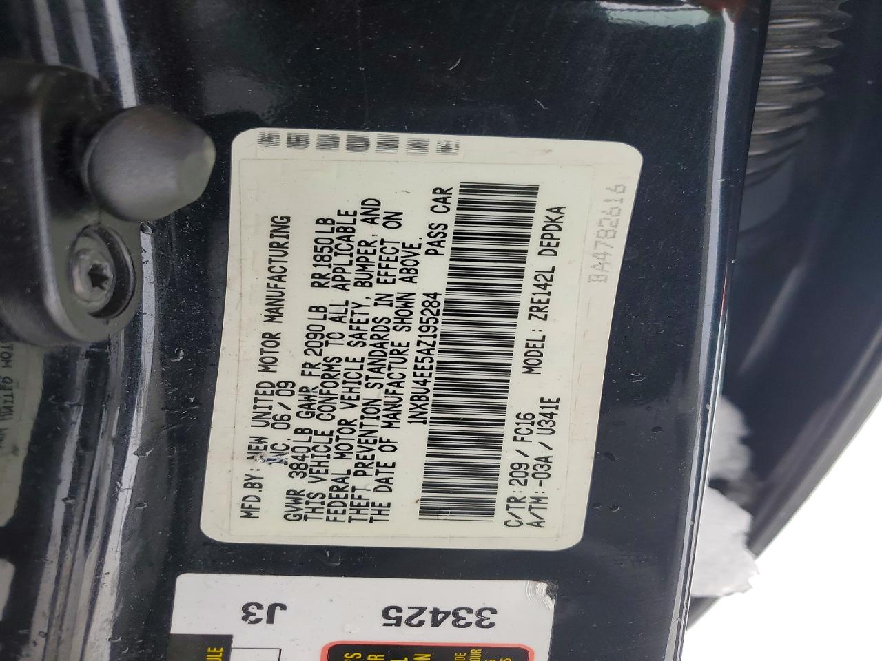 2010 TOYOTA COROLLA LE photo 12