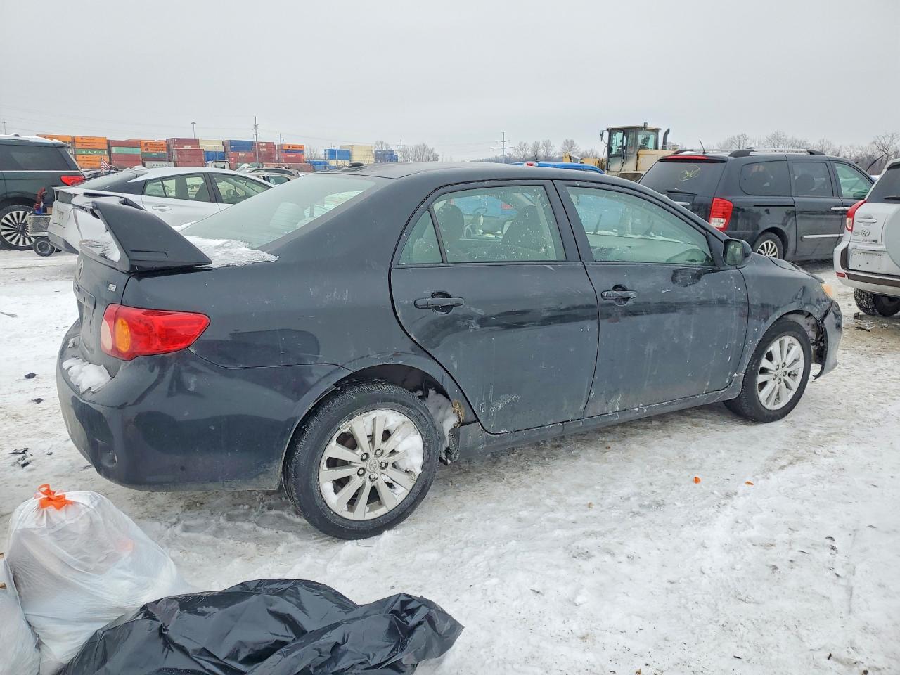 2010 TOYOTA COROLLA LE photo 3
