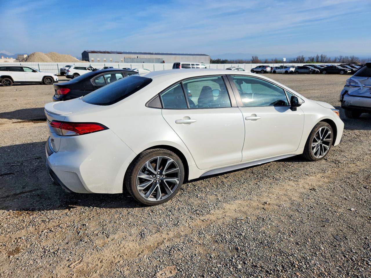 2021 TOYOTA COROLLA SE photo 3