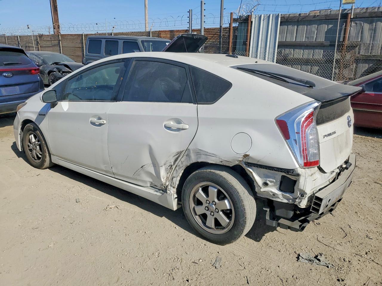 2013 TOYOTA PRIUS photo 3