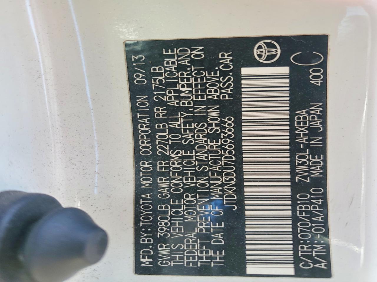 2013 TOYOTA PRIUS photo 25