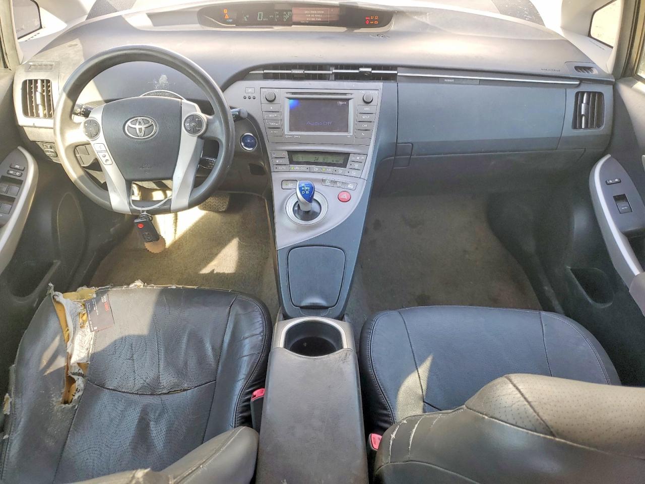 2013 TOYOTA PRIUS photo 15