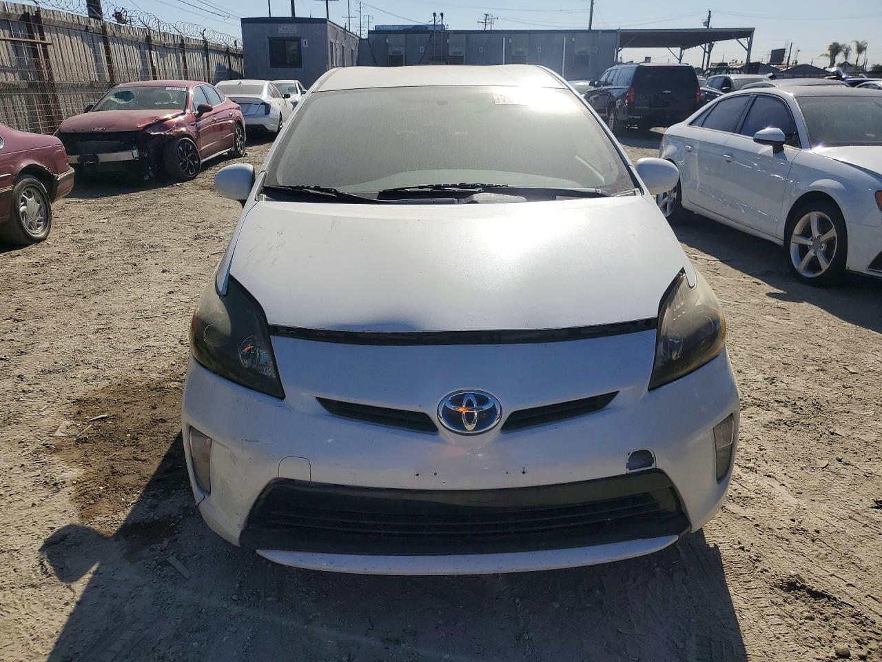 2013 TOYOTA PRIUS photo 9